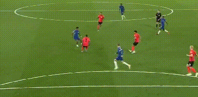 前锋替补登场首球建功，提高信任度