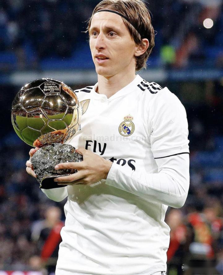 对朱利安·阿尔瓦雷斯的突然刹车